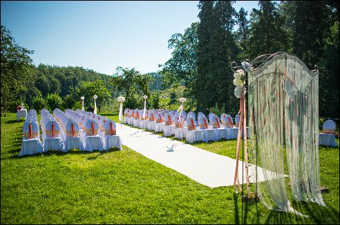 Schlosspark, Trauung unter freiem Himmel, Hochzeit, romantisch, heiraten im Freien, draußen heiraten