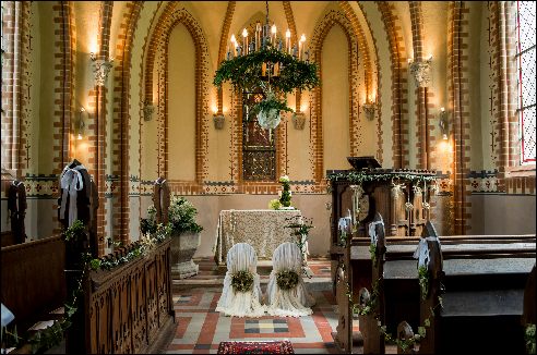 Kirche, Kapelle, Trauung, kirchliche Hochzeit, idyllisch, romantisch, Pfarrer, Silberhochzeit, Goldene Hochzeit