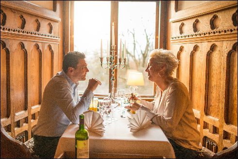 Heiratsantrag, Hochzeitsantrag, Verlobung, Ja-Wort, romantisch, Ehepaar, Brautpaar, verliebt, Trauring, Ring